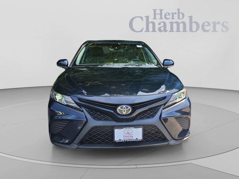 Used 2018 Toyota Camry SE w/ Audio Package FWD image 2