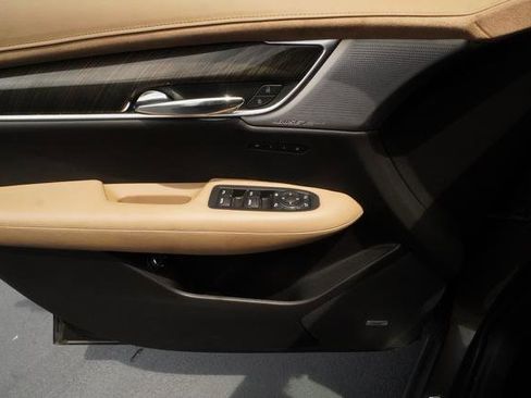 Used 2020 Cadillac XT6 Premium Luxury w/ Platinum Package FWD image 20