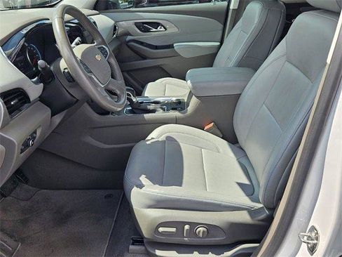 Certified 2021 Chevrolet Traverse LT w/ LT Premium Package image 9