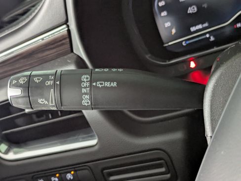 Used 2023 Chevrolet Tahoe Z71 w/ Luxury Package image 21