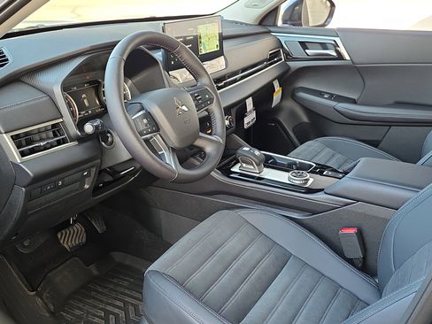 New 2026 Mitsubishi Outlander SE AWD/4WD image 12