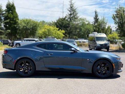Used 2020 Chevrolet Camaro LT w/ Technology Package RWD image 6