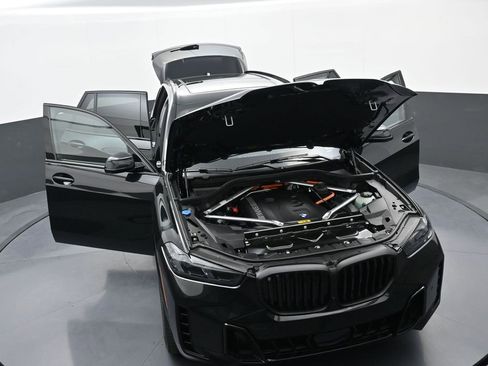 New 2026 BMW X5 xDrive50e w/ M Sport Package image 39