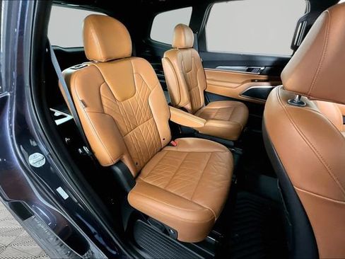 Certified 2025 Kia Telluride SX Prestige X-Pro AWD/4WD image 23