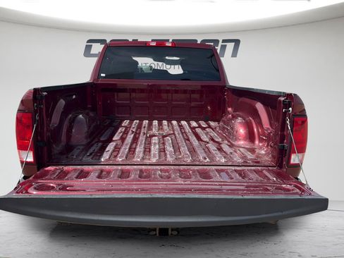 Used 2018 RAM 2500 Tradesman w/ Chrome Appearance Group AWD/4WD image 5