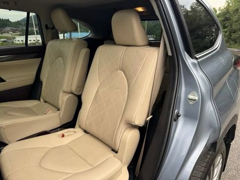 Used 2020 Toyota Highlander Limited AWD/4WD image 21