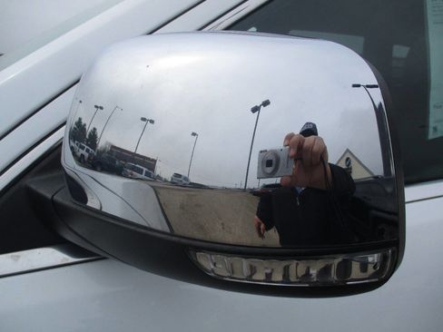 Used 2018 Jeep Grand Cherokee Limited image 11