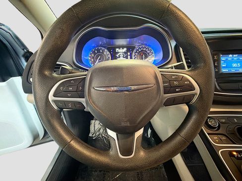 Used 2016 Chrysler 200 Limited FWD image 17