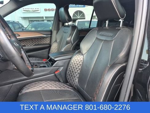 Used 2022 Jeep Grand Cherokee Summit w/ Adv Protech Group IV AWD/4WD image 24