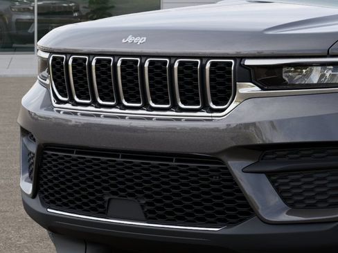 New 2026 Jeep Grand Cherokee Laredo RWD image 11