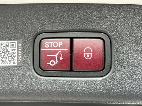 Certified 2025 Mercedes-Benz GLC 300 4MATIC image 25