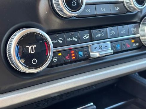 Used 2024 Ford Expedition XLT image 24