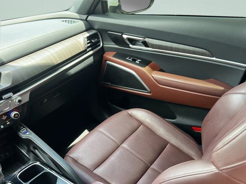 Certified 2023 Kia Telluride EX w/ EX Captain's Chair Package FWD image 13