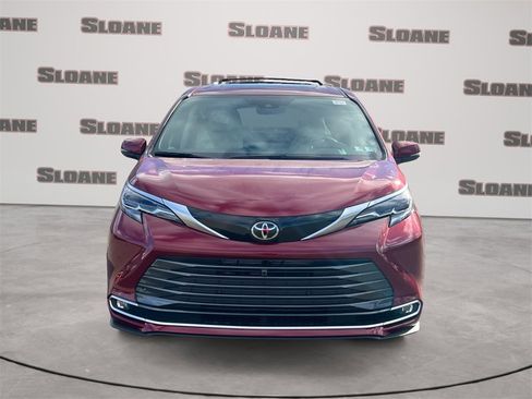 New 2026 Toyota Sienna Platinum image 8