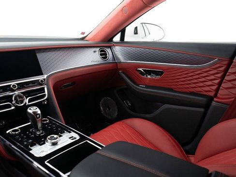 New 2026 Bentley Flying Spur Azure image 30