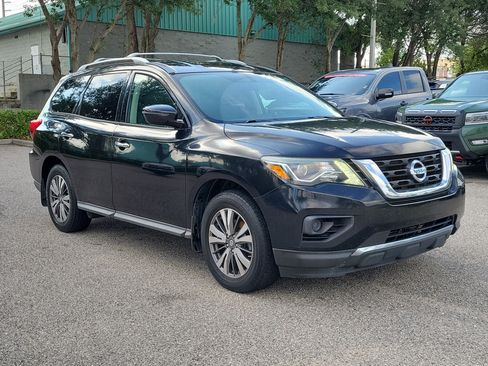 Used 2017 Nissan Pathfinder S FWD image 3