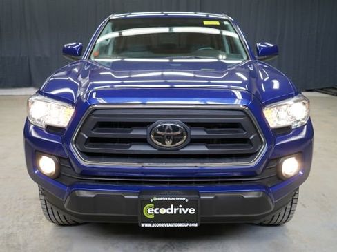 Used 2022 Toyota Tacoma SR5 AWD/4WD image 2