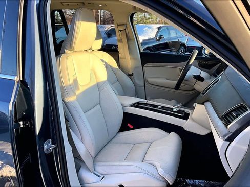 Certified 2024 Volvo XC90 B6 Ultimate w/ Protection Package Premier image 8