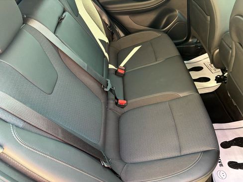 Used 2021 Buick Encore GX Select w/ Sport Touring Package FWD image 12