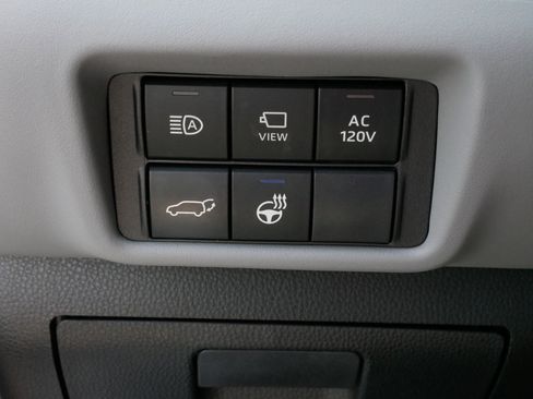 Used 2023 Toyota Highlander Platinum image 29