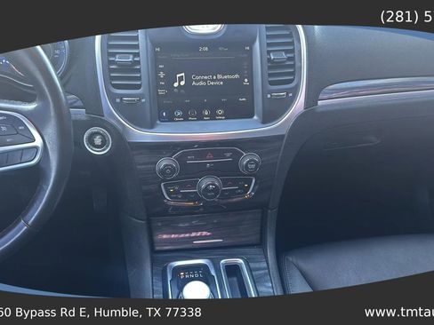 Used 2021 Chrysler 300 Touring w/ Sport Appearance Package RWD image 10