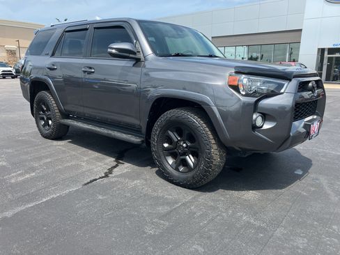Used 2016 Toyota 4Runner SR5 Premium AWD/4WD image 8
