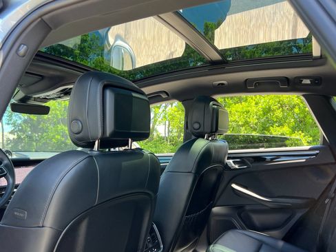 Certified 2023 Porsche Macan AWD/4WD image 22