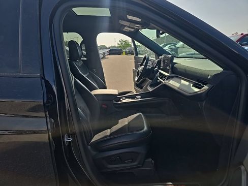 Used 2025 Ford Explorer ST AWD/4WD image 22