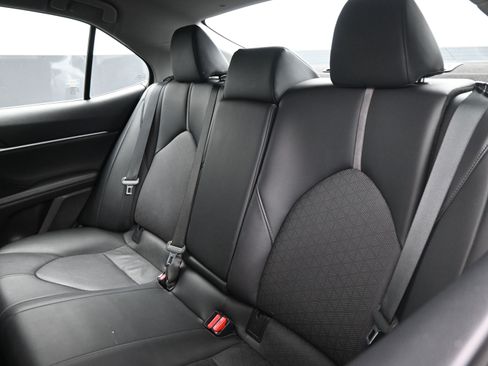 Used 2023 Toyota Camry XSE image 18