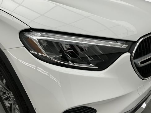 Used 2024 Mercedes-Benz GLC 300 4MATIC image 25