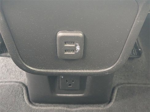 Used 2023 GMC Terrain SLT image 15