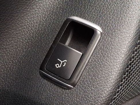 Used 2016 Mercedes-Benz GLA 250 4MATIC image 24