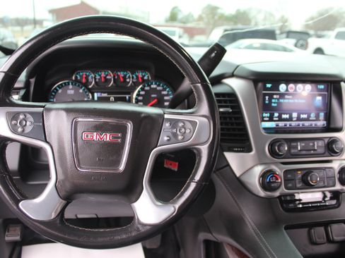 Used 2020 GMC Yukon SLE image 16
