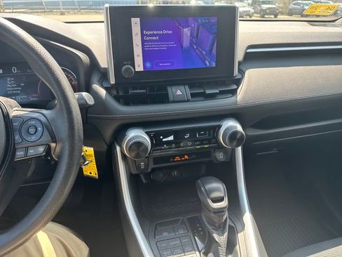 Used 2023 Toyota RAV4 LE image 21