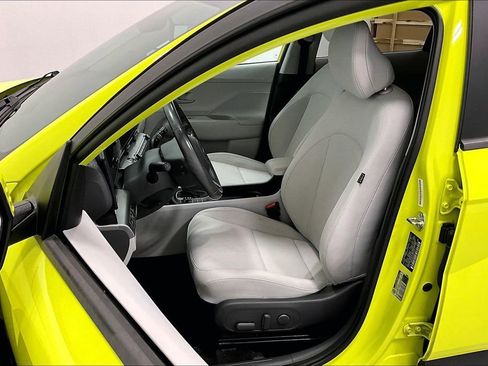 Used 2024 Hyundai Kona SEL image 32