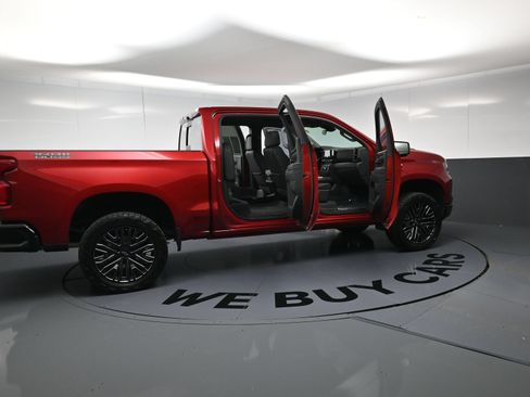 Used 2025 Chevrolet Silverado 1500 LT Trail Boss w/ Dark Appearance Package AWD/4WD image 25