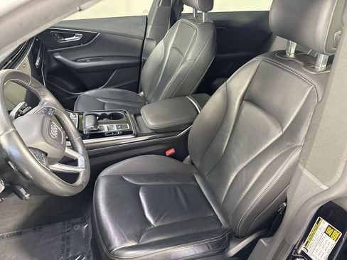 Used 2019 Audi Q8 Premium w/ Convenience Package AWD/4WD image 20