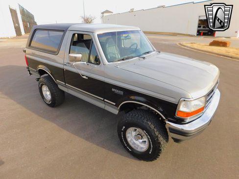 Used 1992 Ford Bronco image 7