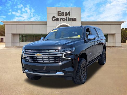 Used 2024 Chevrolet Suburban Premier w/ Premium Package AWD/4WD image 7