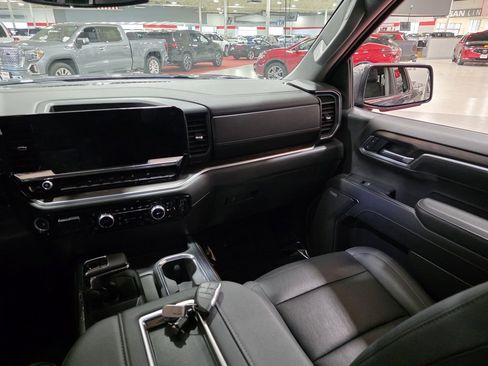 Used 2022 GMC Sierra 1500 SLT w/ SLT Convenience Package image 19