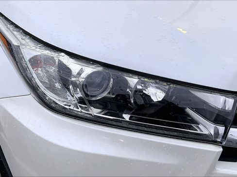 Used 2017 Toyota Highlander Limited Platinum image 26