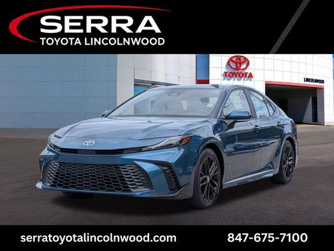 Used 2025 Toyota Camry SE FWD image 1