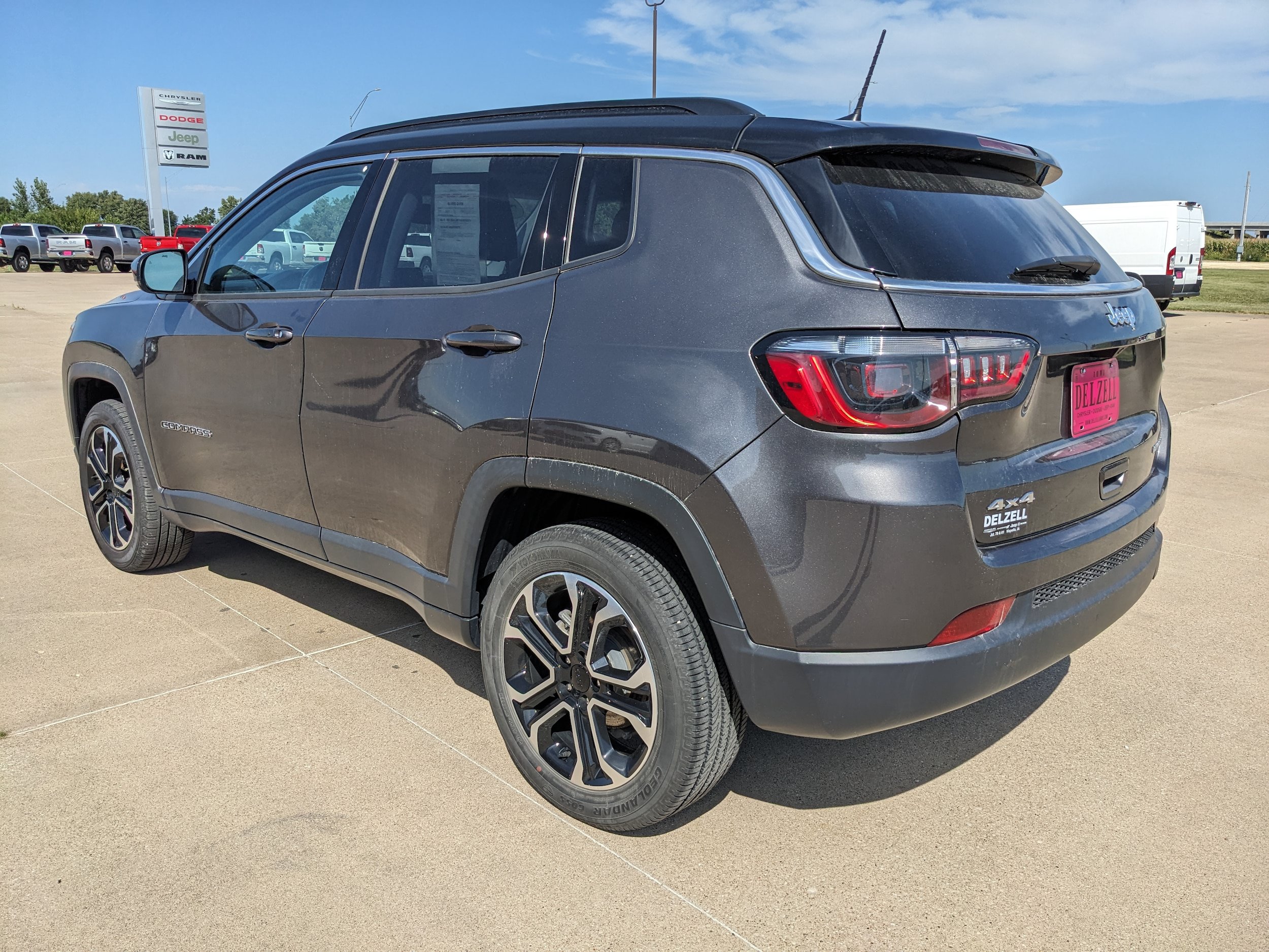 Used 2022 Jeep Compass Limited AWD/4WD image 6