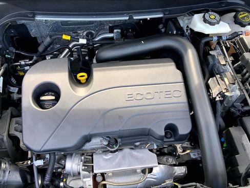 Used 2024 Chevrolet Equinox LT FWD image 30
