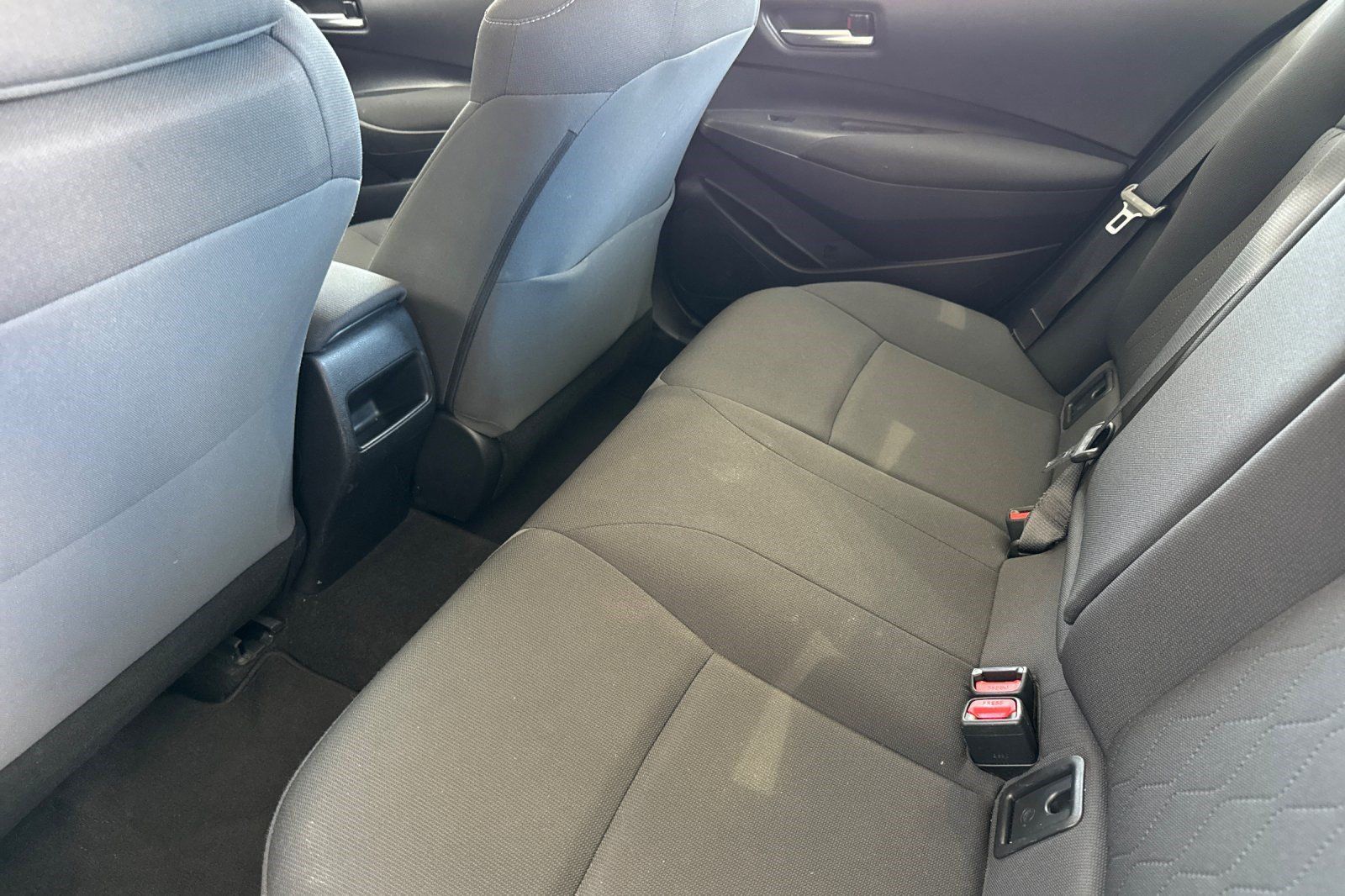 Used 2020 Toyota Corolla LE FWD image 15