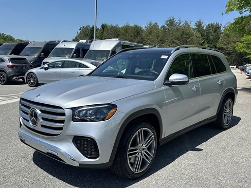Certified 2025 Mercedes-Benz GLS 450 4MATIC image 4