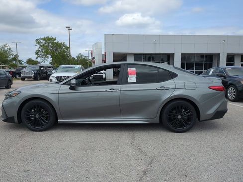 New 2026 Toyota Camry SE image 5