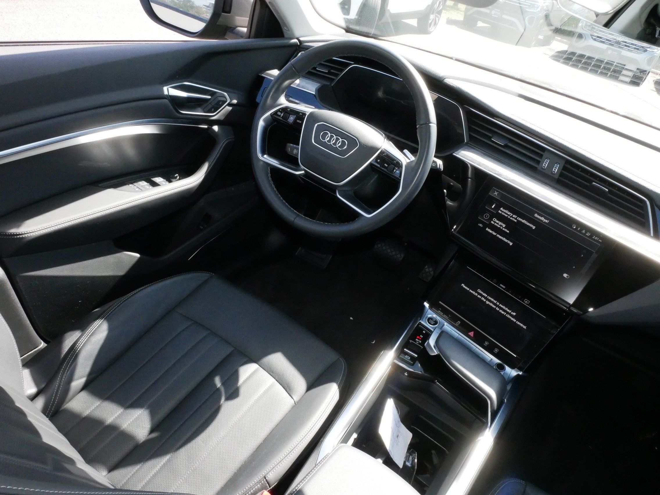 Used 2024 Audi Q8 e-tron Premium Plus w/ Premium Plus Package AWD/4WD image 9
