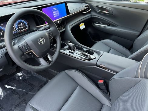 New 2025 Toyota Crown Signia image 12