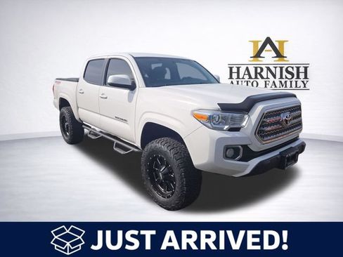 Used 2016 Toyota Tacoma SR w/ Towing Package AWD/4WD image 1